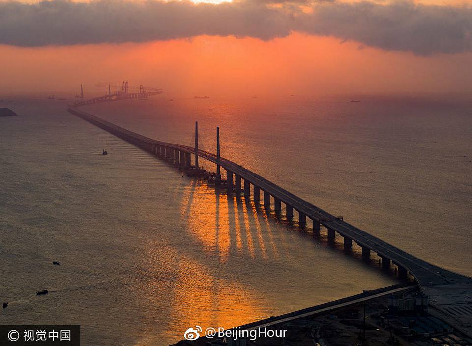ประเทศจีนมักสร้างอะไรที่เป็นระดับโลกเสมอ ล่าสุดทางสื่อจีนได้เปิดเผยว่า  “สะพานข้…