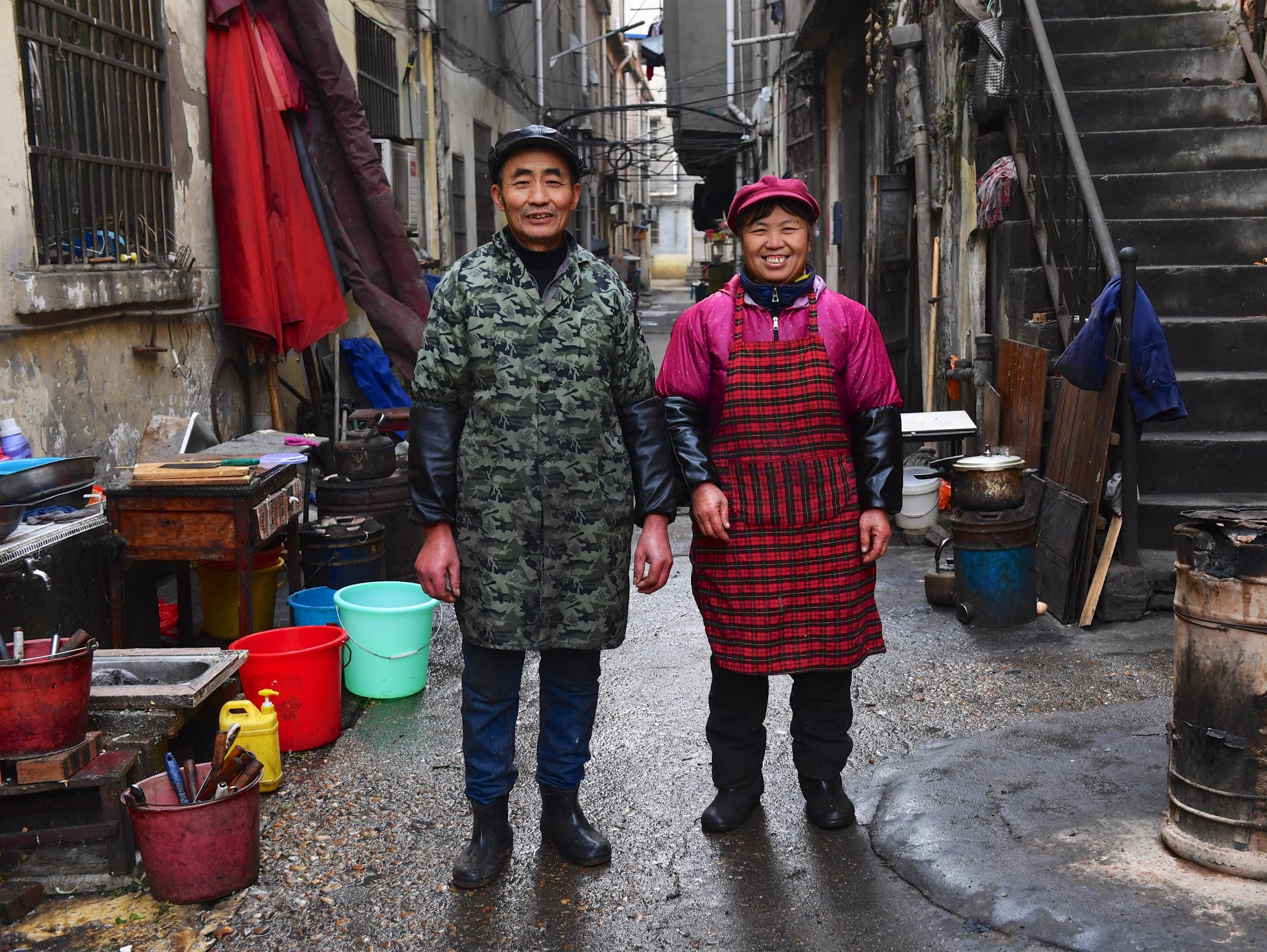 เปิดเรื่องราว สองสามีภรรยาชาวจีน เปิด “ครัวแห่งหัวใจ” ให้ครอบครัวผู้ป่วยโรคมะเร็…