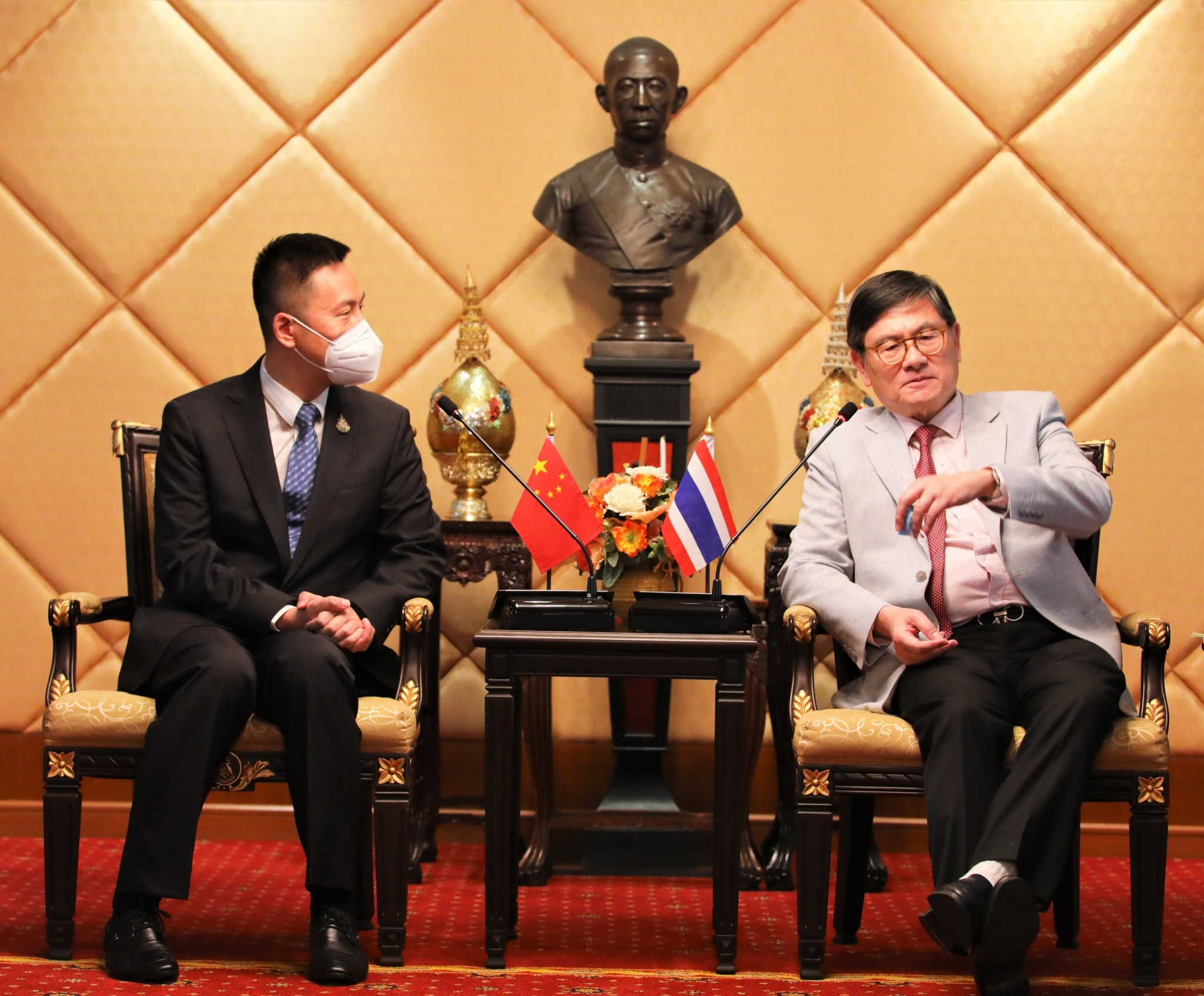 อุปทูตรักษาการแทนเอกอัครราชทูต สาธารณรัฐประชาชนจีนเข้าคารวะ ศ.(พิเศษ) ดร.อเนก หารือความร่วมมือ อววน.