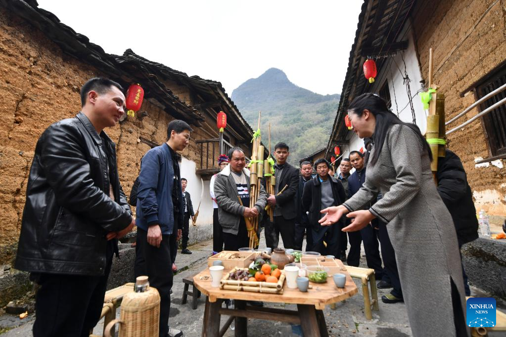 หมู่บ้านต่างๆ ของจีนพยายามส่งเสริมการฟื้นฟูชนบท