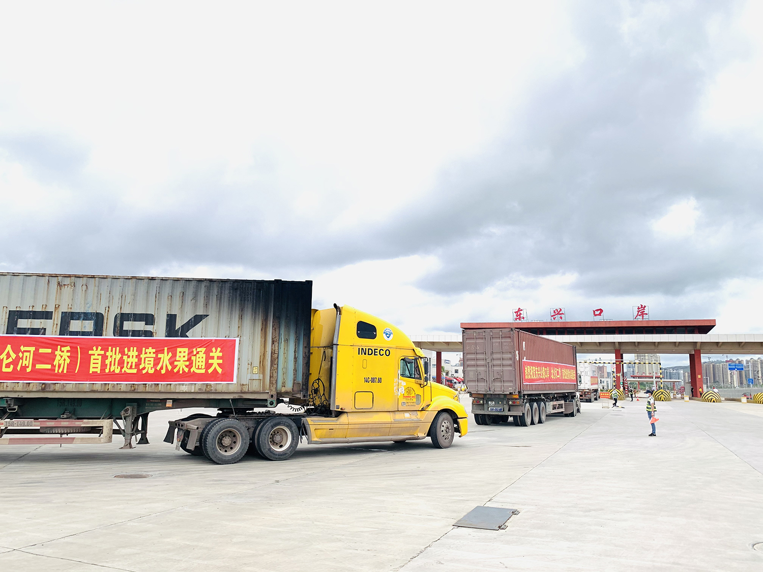 “ด่านทางบกตงซิง” ประเดิมรับผลไม้ไทยล็อตแรกแล้ว – thaibizchina