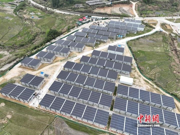 solar cell บนหลังคาโรงเห็ด รายได้ 2 ทางของเกษตรกรฝูเจี้ยน