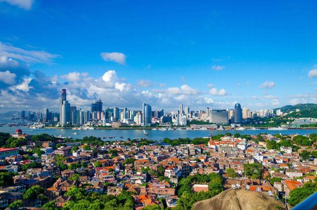 เมืองเซี่ยเหมินติดอันดับ 100 เมืองพัฒนาเศรษฐกิจและสังคมที่แข็งแกร่งประจำปี 2566 ของจีน